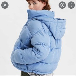 AEO Cropped Puffer Jacket - Blue Size M